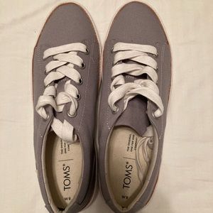 Tom’s Fenix lace up